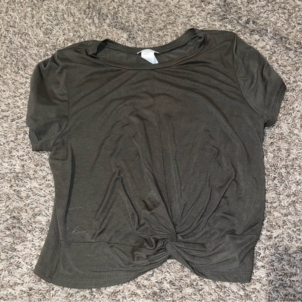 Green crop top tee